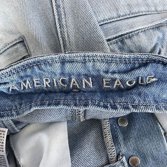 American Eagle SZ 2 Paperbag Jean Mom Shorts Hi-Rise Button-Fly Light Wash Blue - Picture 4 of 7